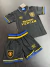 Kit Niños RETRO Manchester Utd 1993/95 Negro Cantona 7 - LT Deportes