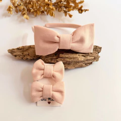 Moño línea básica ROSA NUDE. Vincha o gomitas - comprar online