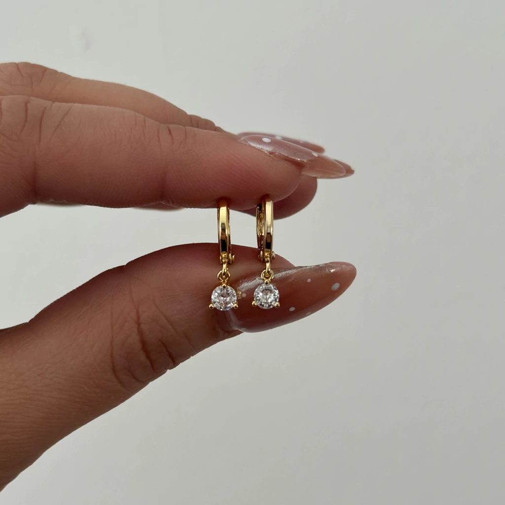 Par de Aros Argollas con Cubic Redondo | Acero Dorado