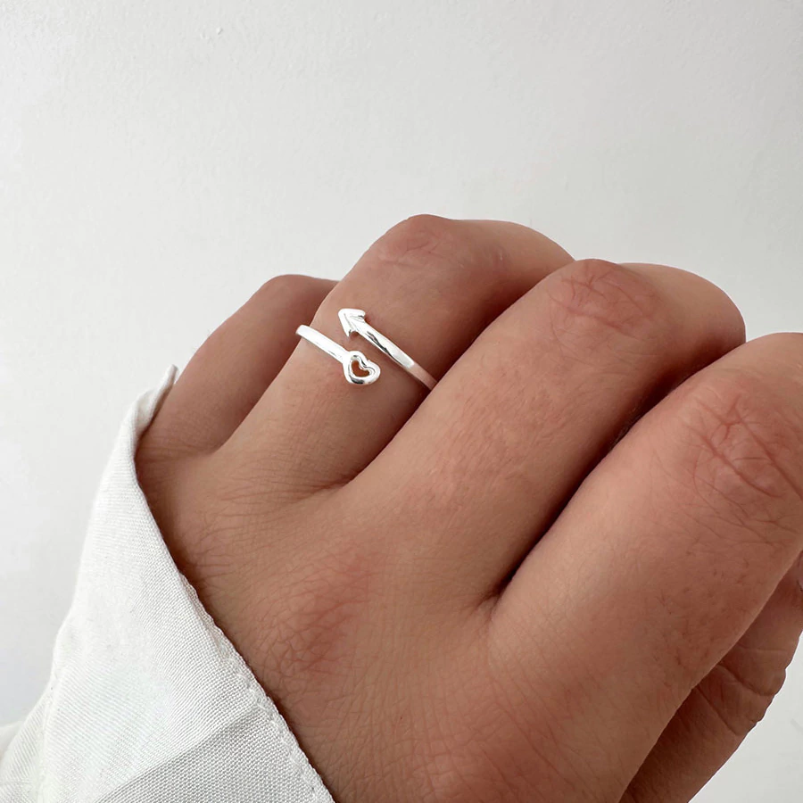 Anillo Corazón y Flecha