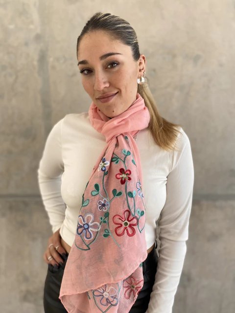 Pañuelo Bordado Rosa - comprar online