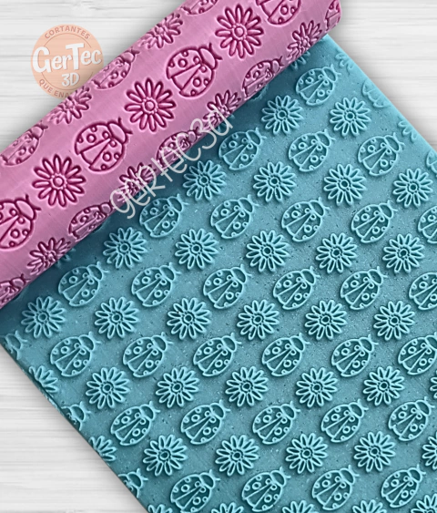 RODILLO TEXTURADOR MARIQUITAS Y FLORES