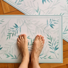 Alfombra vinílica hojitas - Romelia Deco & Fun