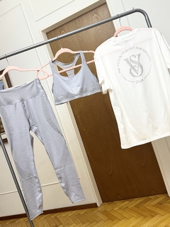 Remera Campus Blanca Strasses VS Fashion Show S Pink Victoria's Secret - tienda online