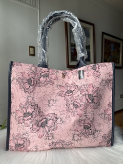 Bolso Rosa Floral VS Linea Signature Victoria's Secret - comprar online