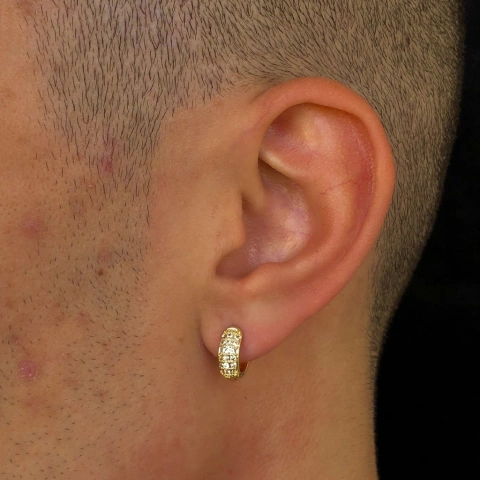 Par De Brincos Argola Cravejada Com Pedras Zircônia - 7x3mm - Ouro