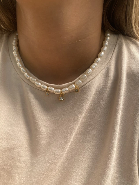 Colar pérola com strass