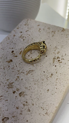 Anel dourado onça pintada - Mariah Joalheria