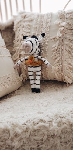 Henrieta Cebra con Accesorios - comprar online