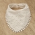 Bandana de broderie blanca con detalle de pompones