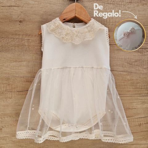 Vestido body con detalle de encaje y falda de tul, ideal para bebés de 9 a 12 meses.