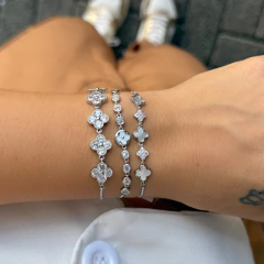 Pulseira trevo com ponto de luz ródio - comprar online