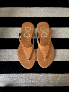 Ojotas de cuero love camel