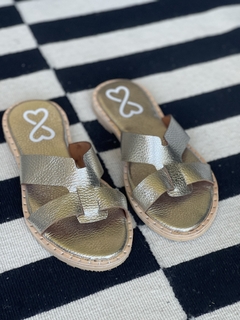 Sandalias cuero V platino