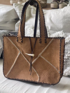 BAG HORNE MEDIUM color suela