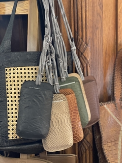 IPHONE BAG de cuero negro