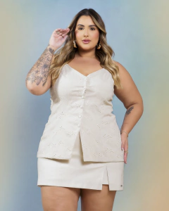 CONJUNTO (BLUSA + SHORTS SAIA) - OFF WHITE