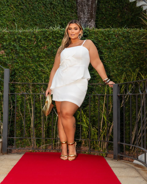 CONJUNTO (BLUSA ASSIMÉTRICA + SHORTS SAIA) HOLANDA - BRANCO