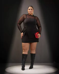 CONJUNTO (BLUSA ASSIMÉTRICA + SHORTS SAIA) SOFIA - PRETO - D' VINA PLUS SIZE