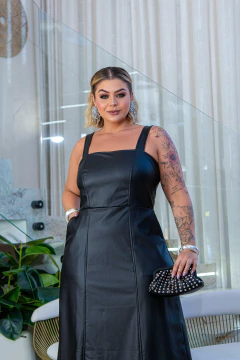 VESTIDO MIDI CORINO LETICIA - PRETO na internet