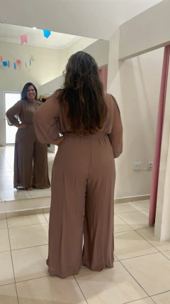 MACACÃO MANGA LONGA LORENA - CAPPUCCINO na internet