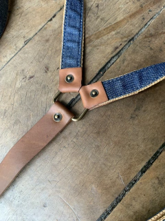 Suspensório em jeans e couro - comprar online