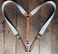 Suspensório em poliéster e couro