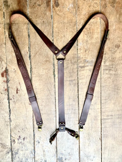 Suspensório em couro