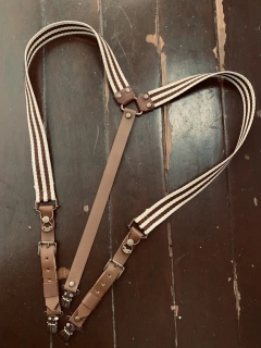 Suspensório em couro e poliéster
