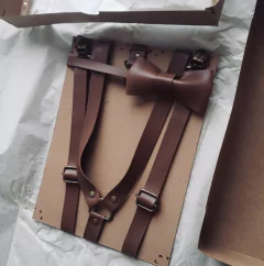 Kit suspensório e gravata em sintético na internet