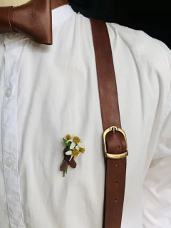 Kit suspensório e gravata em couro na internet