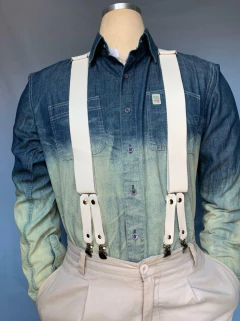 Suspensório em couro branco