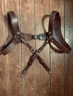 Harness Suspensório em couro na internet