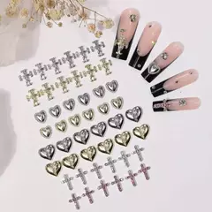 Mix apliques corazón cruces en internet