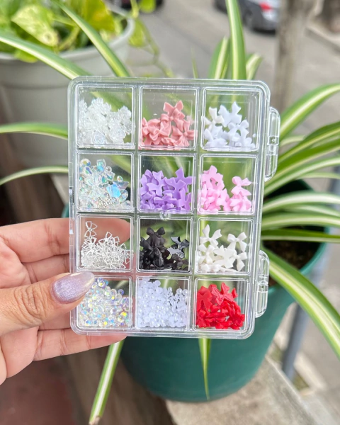 Apliques traslúcidos y moños