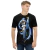 Modelo masculino de camiseta  com qualidade Kanikoss Moda Nerd preta em tecido dry fit, estampada com a personagem Chun Li do jogo Street Fighter 6.