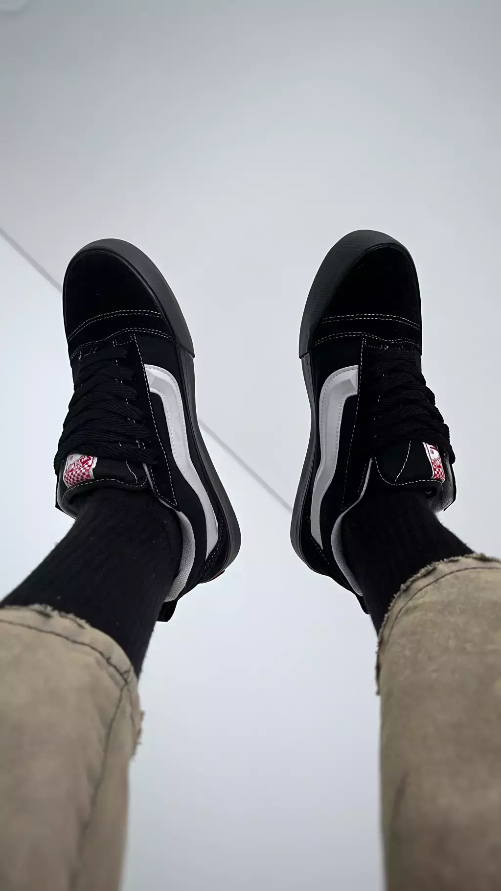 [NUEVO MODELO] Vans Knu Skool - Black/White