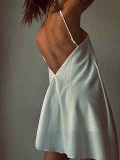VESTIDO BASIL