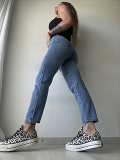 JEAN MOM MIA KHALO - comprar online