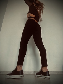 SKINNY GIGI BLACK en internet