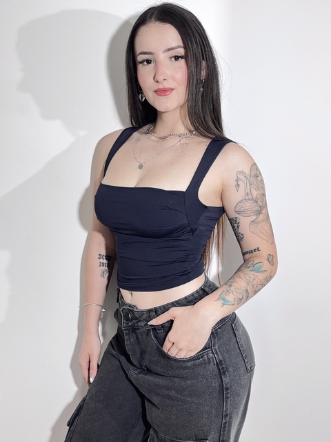 Cropped Auren