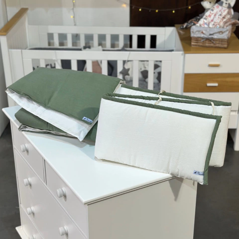 Set Acolchado verde reves manteca y chichonera manteca borde verde tusor - comprar online