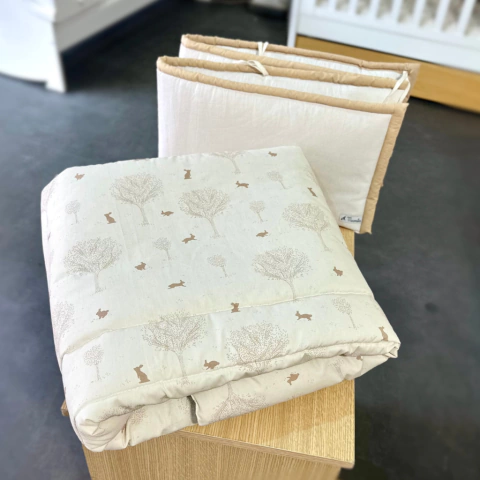 Set Acolchado Rabbit y chichonera manteca borde arena - comprar online