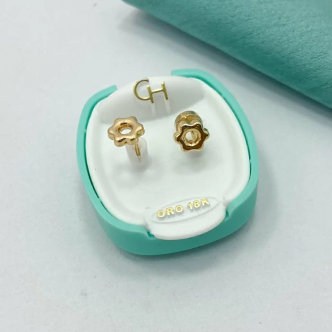 ABRIDOR FLOR CON AGUJERO - CH ORO 18kts - comprar online