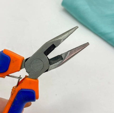 PINZA CHATA CON DIENTES Y CORTE - comprar online