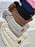 GORRO POMPÓN DE HILO NIÑO en internet