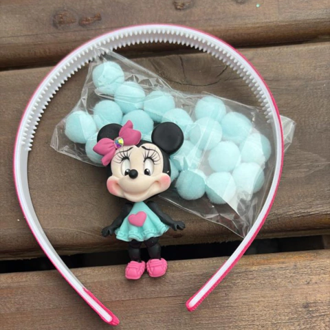 Kit prático (1 tiara encapada + 20 pompom +1 aplique biscuit) PROMOÇAO - comprar online