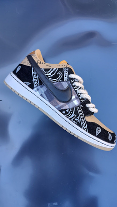 Nike SB Dunk Low Travis Scott en internet
