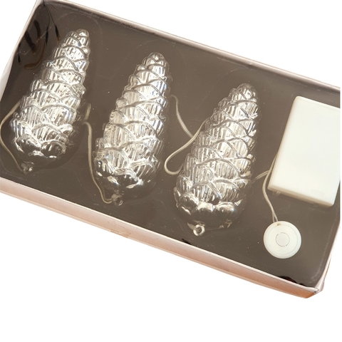 3 LUCES LED PIÑA PLATEADA