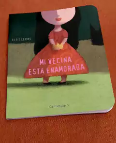 MI VECINA ESTÁ ENAMORADA